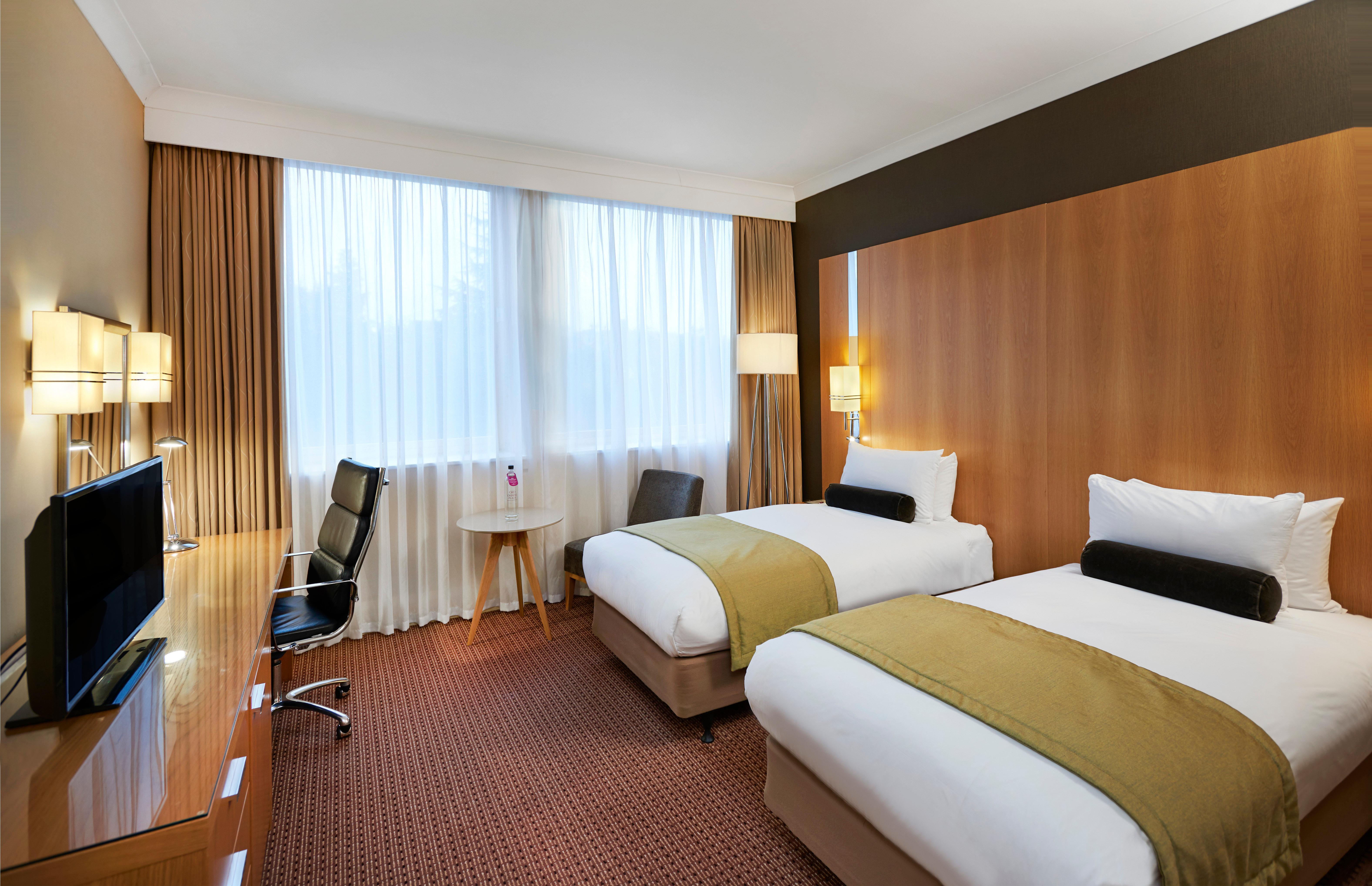 Hotel Crowne Plaza London Ealing Zewnętrze zdjęcie