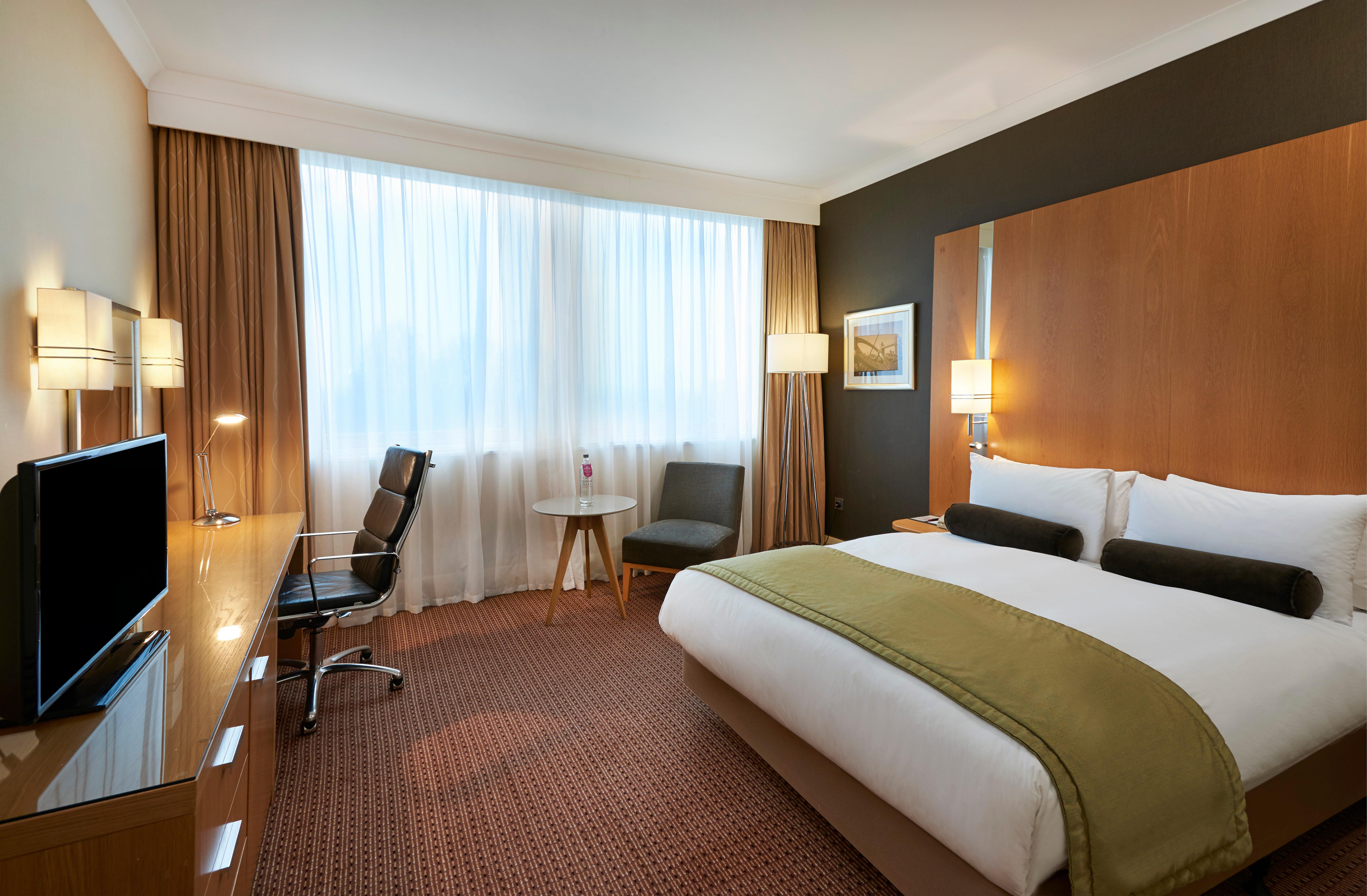 Hotel Crowne Plaza London Ealing Zewnętrze zdjęcie