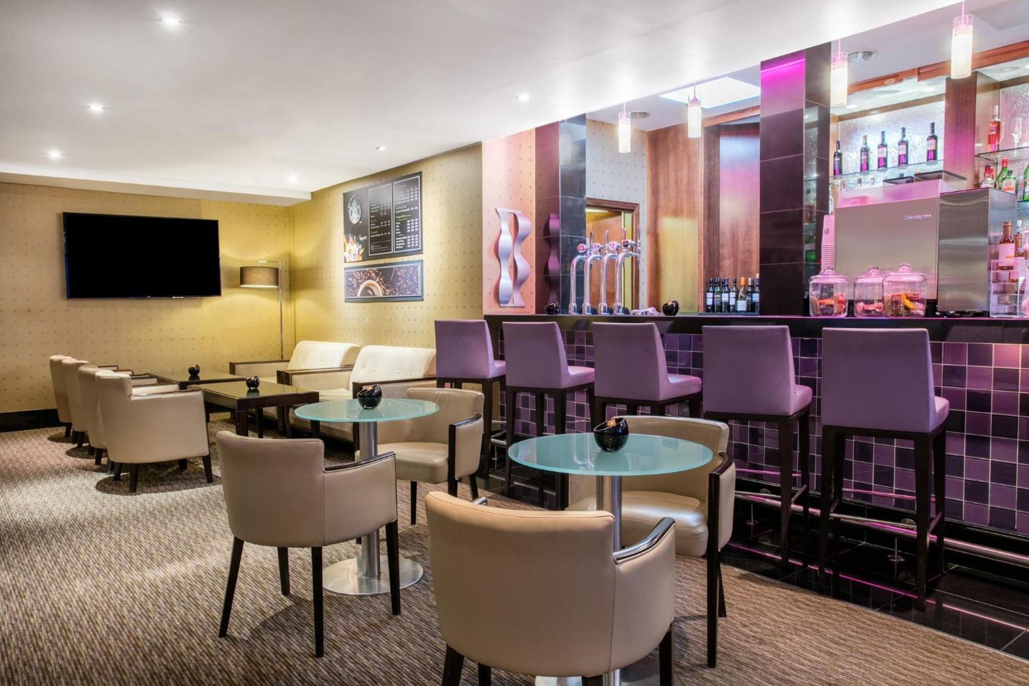 Hotel Crowne Plaza London Ealing Zewnętrze zdjęcie